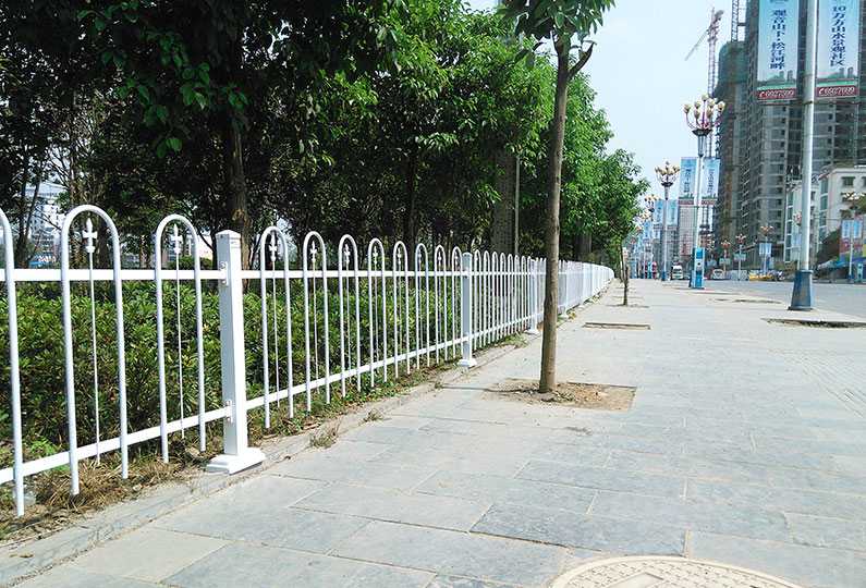 草坪公路锌钢护栏